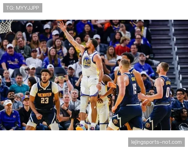 库里挡拆拉开空间提升三分命中率 刷新球队关键回合效率