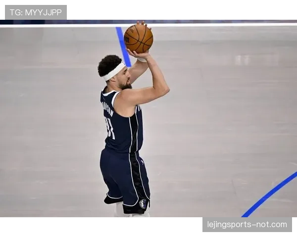 克莱·汤普森三分投射效率提升 拉开队内进攻空间