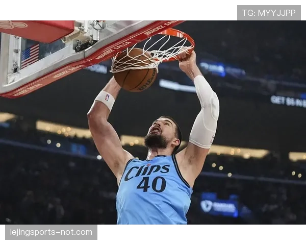 奥尼尔篮下单打威胁提升，关键时刻篮板率显著领先卡尔玛龙