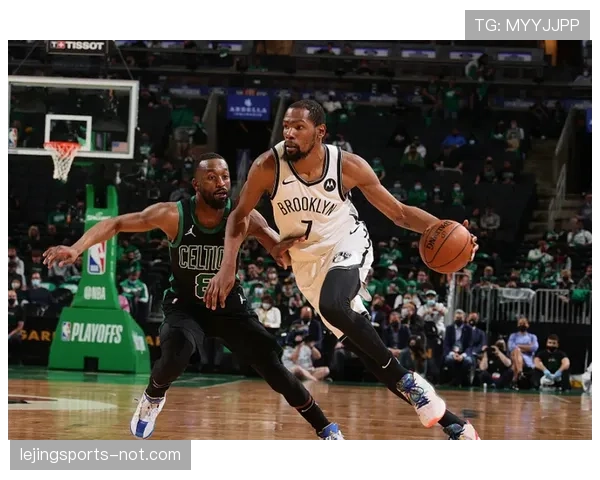 朱利叶斯·兰德尔季后赛提升篮板和低位进攻效率，拉开内线优势